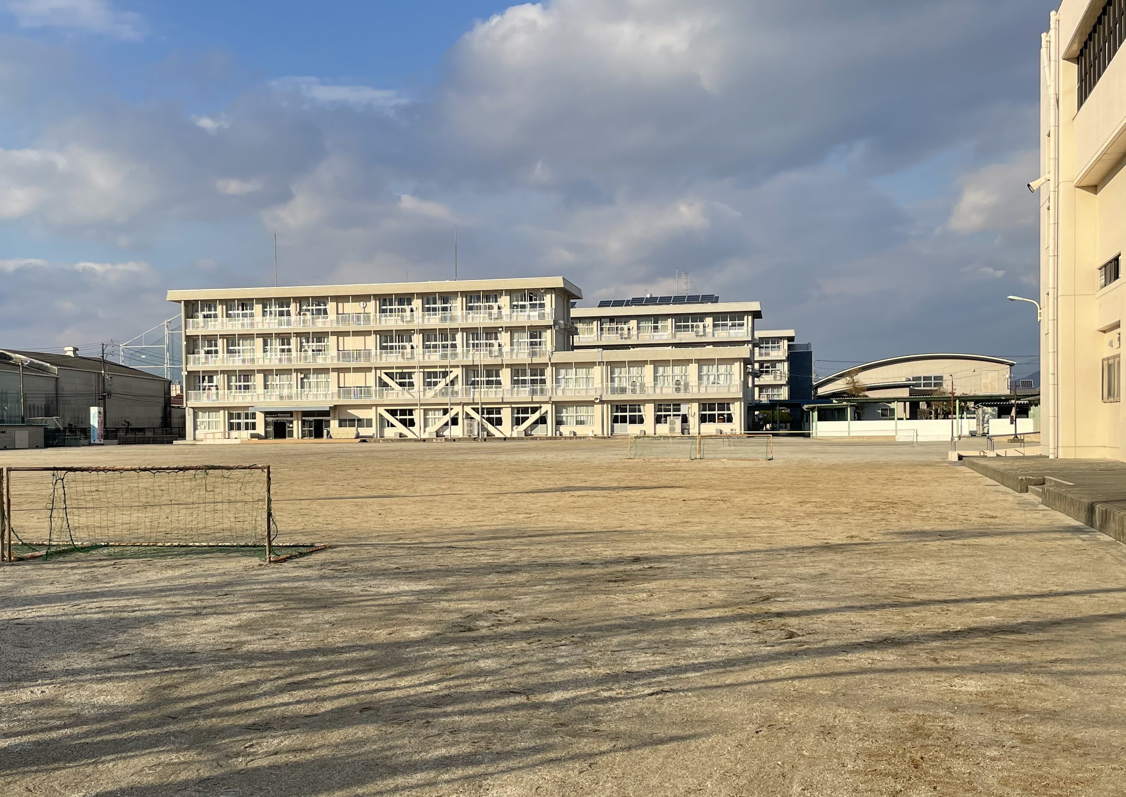 神戸中学校