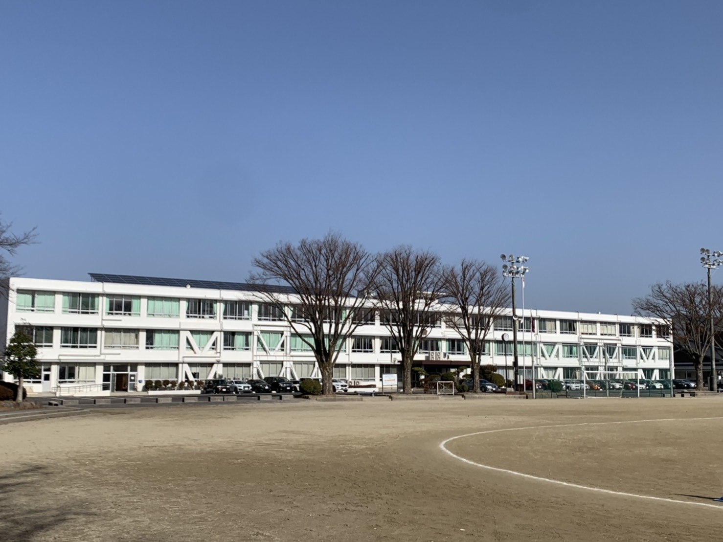 那加中学校