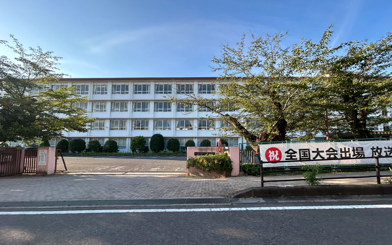 那加中学校